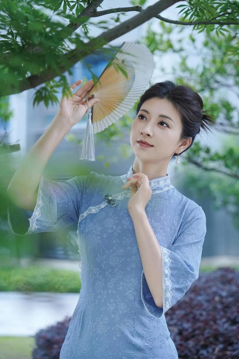 典雅端莊，如蘭綻放 斕曦（沈眉莊）商務合作邀約